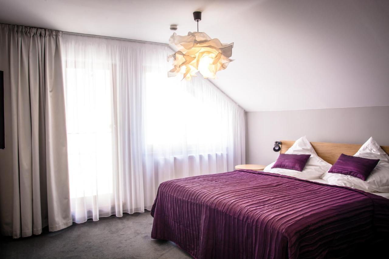Ricany  Hotel Restaurant Na Navsi מראה חיצוני תמונה