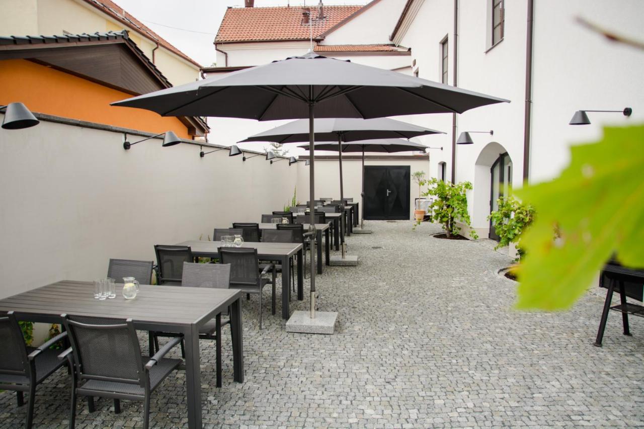 Ricany  Hotel Restaurant Na Navsi מראה חיצוני תמונה