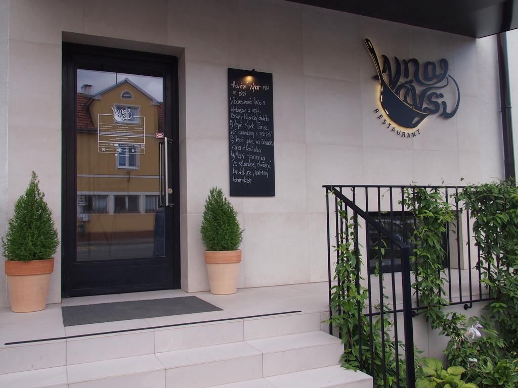 Ricany  Hotel Restaurant Na Navsi מראה חיצוני תמונה