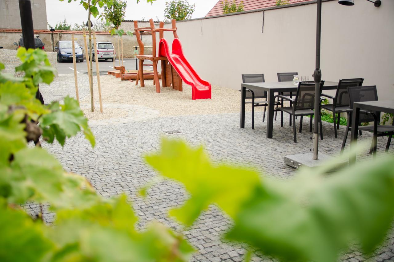 Ricany  Hotel Restaurant Na Navsi מראה חיצוני תמונה
